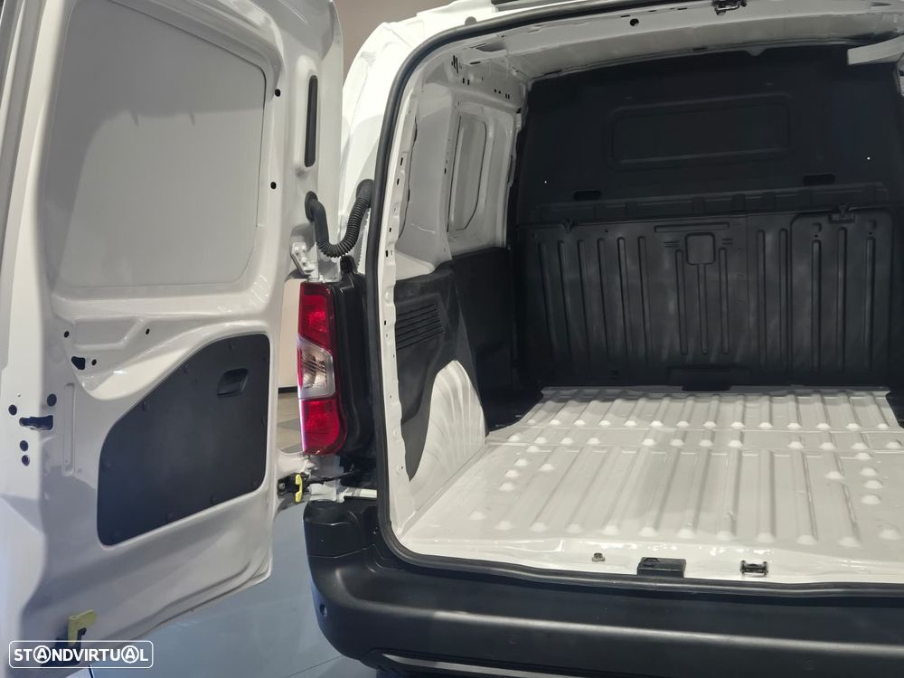 Peugeot e-Partner 50 Kwh Premium - 11