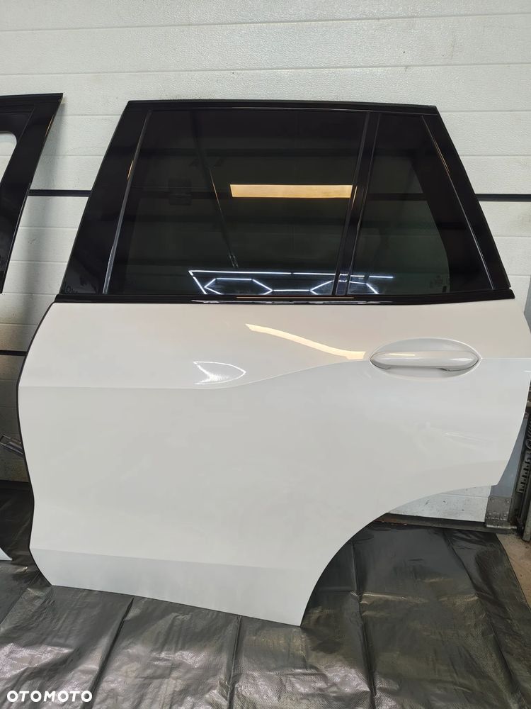BMW G05 X5  X5M A96 MINERALWEISS  drzwi lewy tył - 1