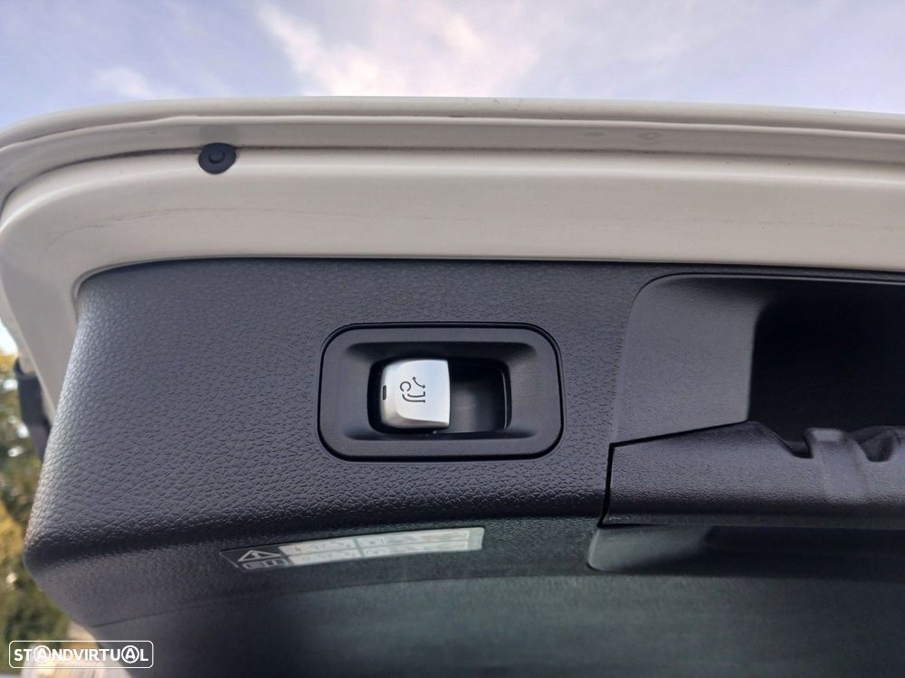 Mercedes-Benz C 300 de T 9G-TRONIC AMG Line - 11