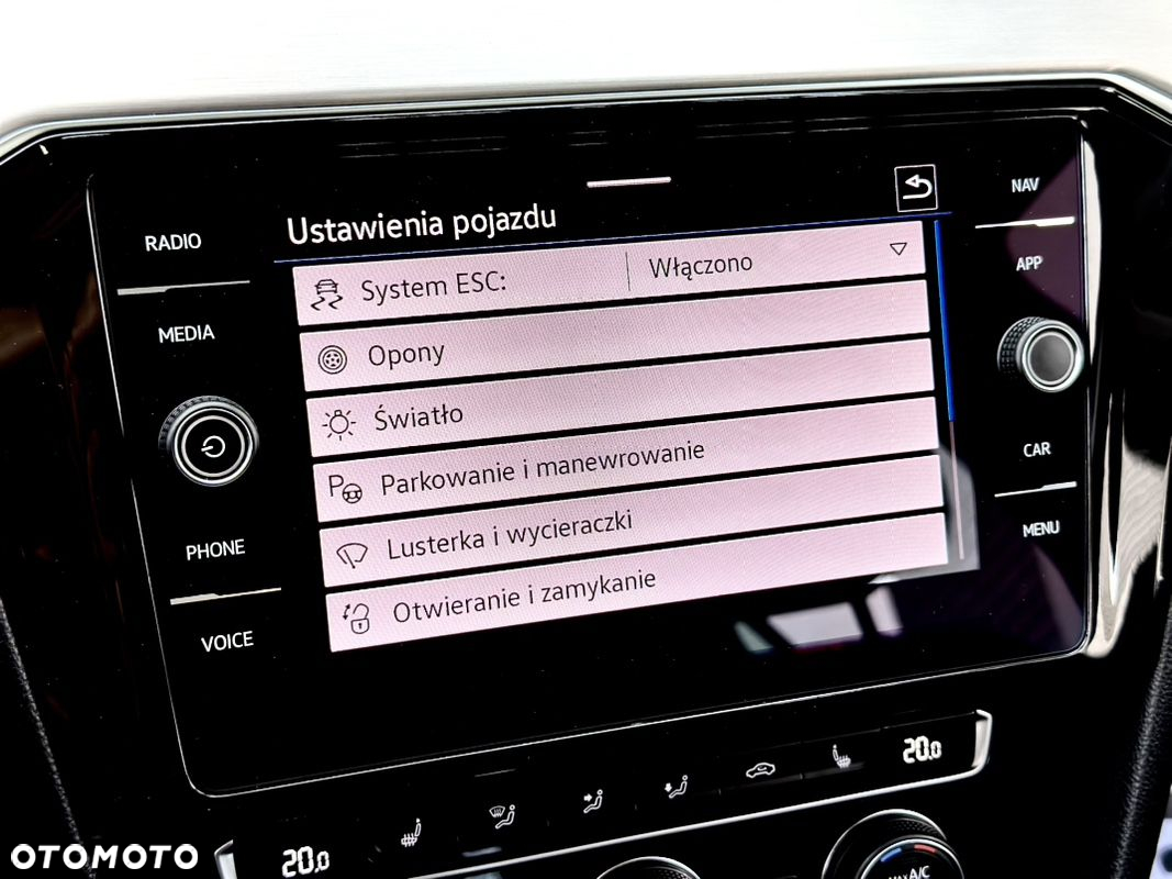 Volkswagen Passat Variant 2.0 TDI SCR DSG Highline - 38