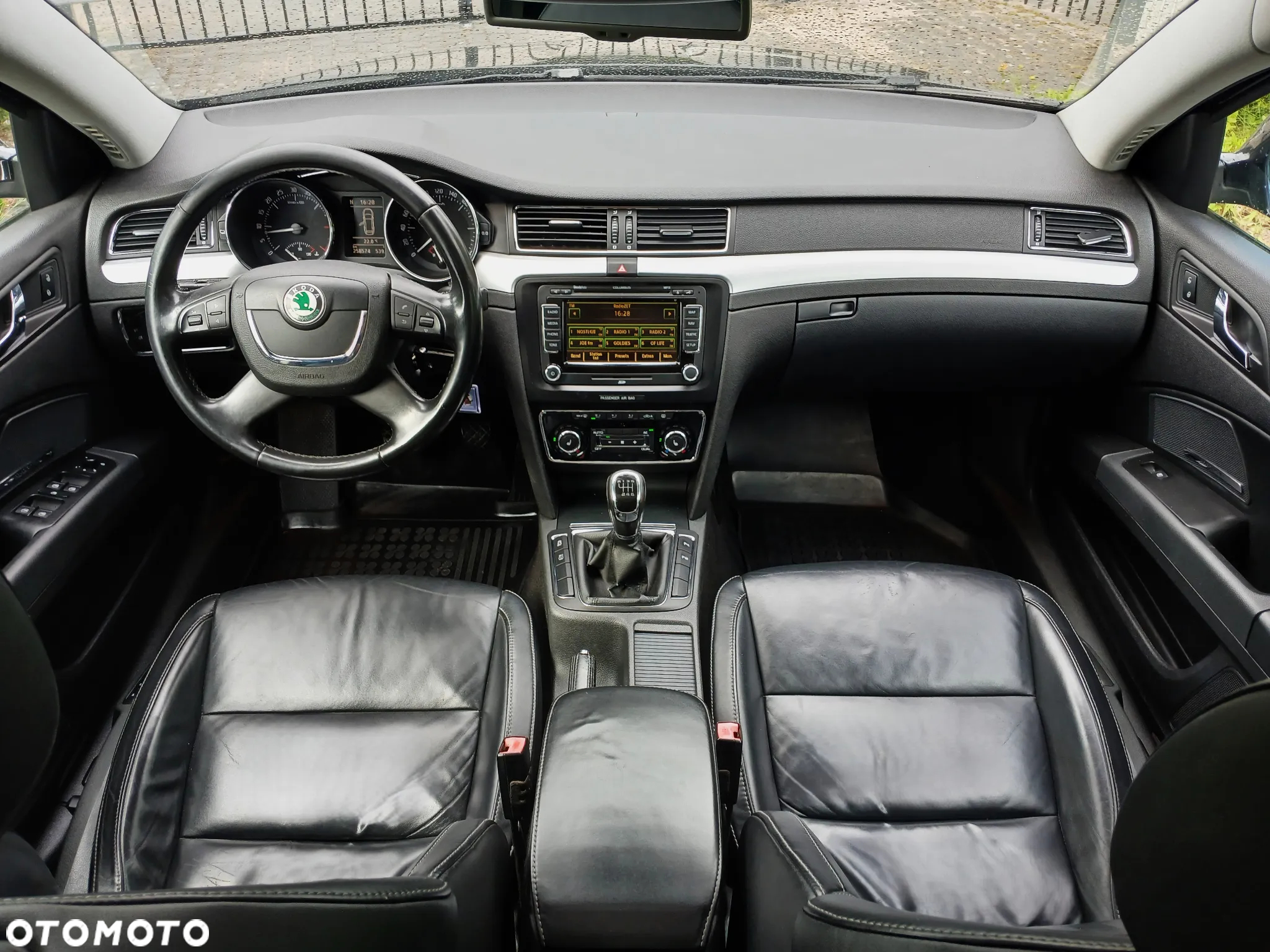 Skoda Superb 2.0 TDI Elegance - 30