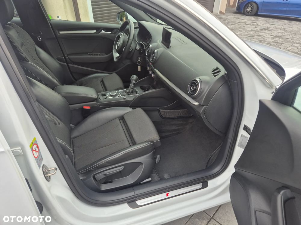 Audi A3 Sportback 2.0 TDI S tronic S line Sportpaket - 8