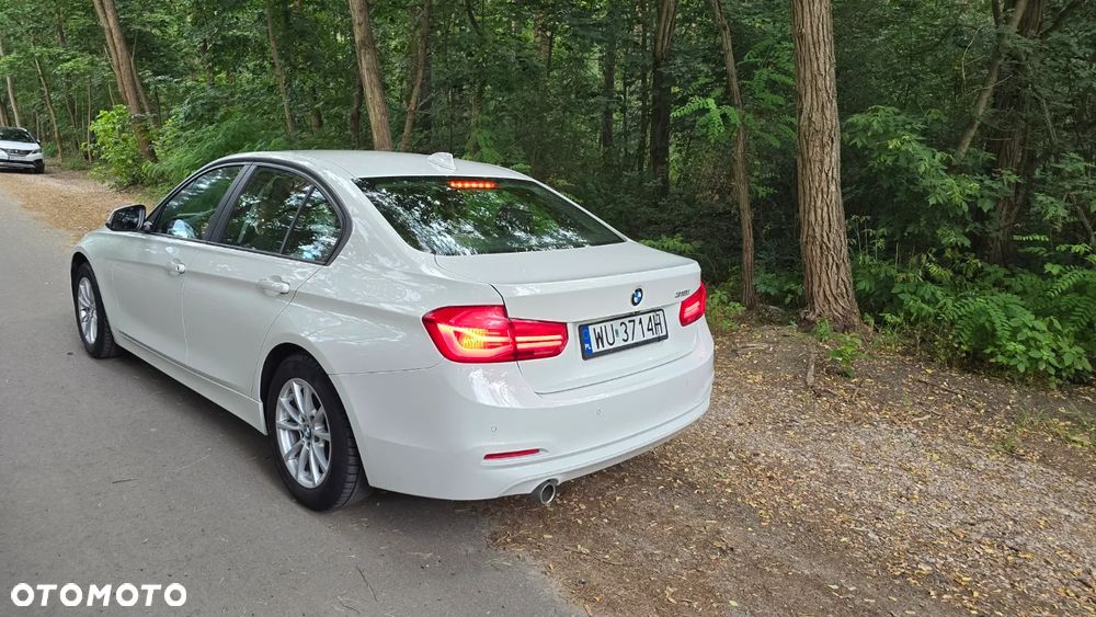 BMW Seria 3 318i Advantage - 9