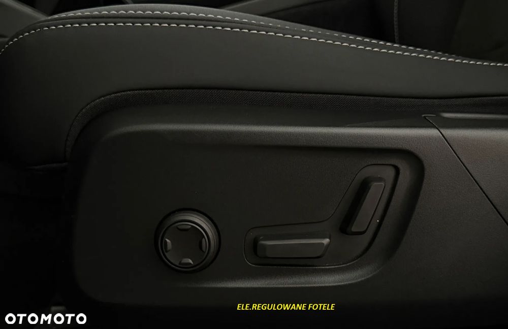 Volvo XC 40 B4 B AWD DKG Plus Dark - 15
