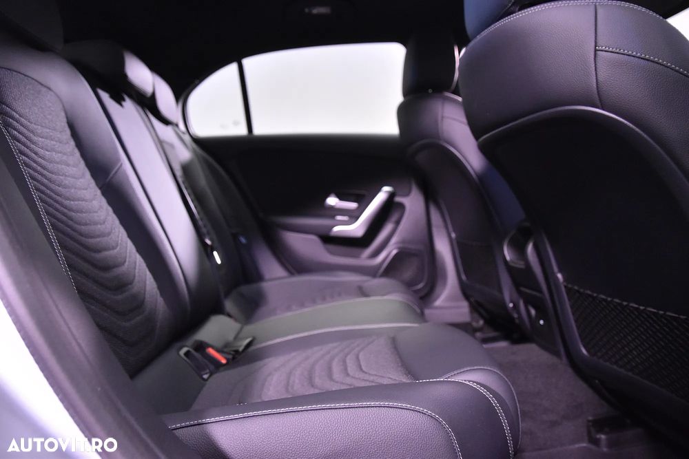 Mercedes-Benz A 180 7G-DCT - 12