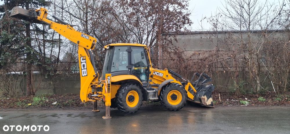 JCB JCB 4CX PLUS 2022r 790 mth 315 000 netto FV - 1