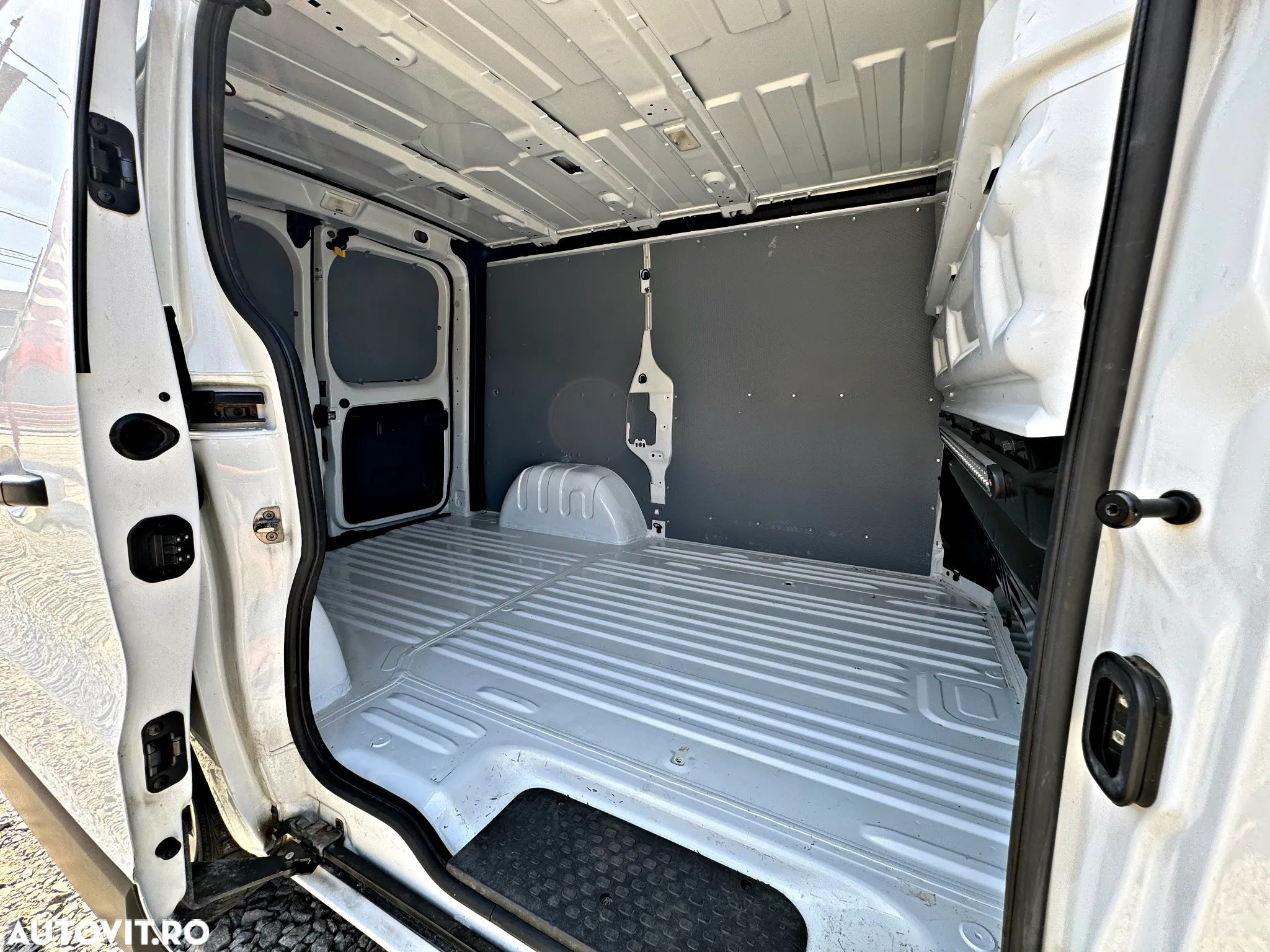 Renault Trafic dCi 120 L1H1 Komfort - 22
