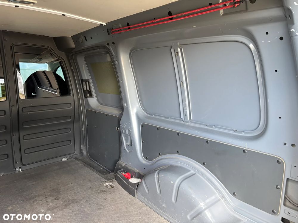 Volkswagen Caddy Maxi - 15