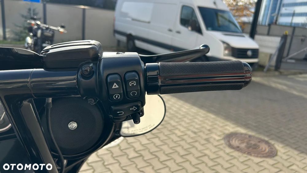 Harley-Davidson Touring Street Glide - 14