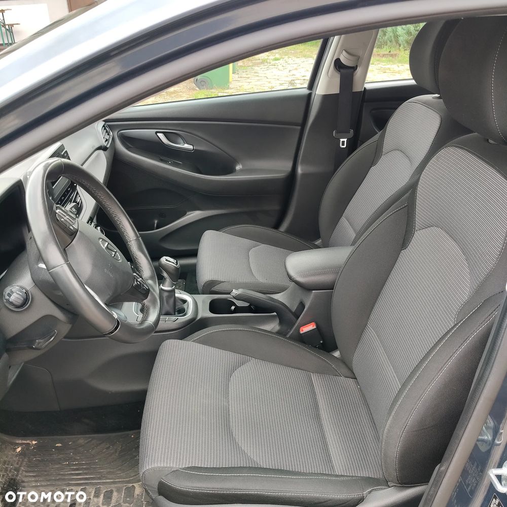 Hyundai i30 1.5 DPI Classic + - 13