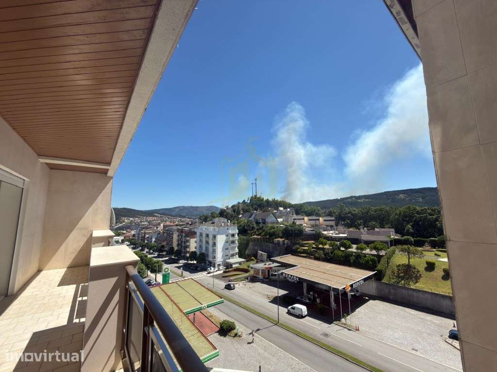 T4 Espaçoso e Bem Equipado Excelentes Condições para Arrendamento - Grande imagem: 2/19
