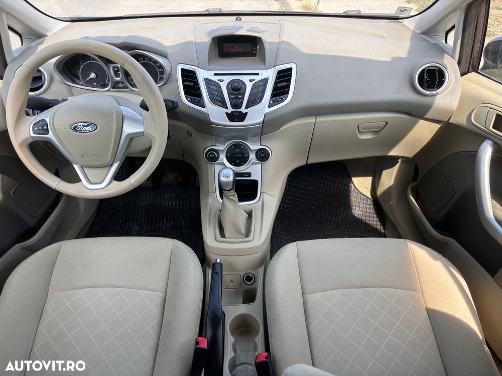 Ford Fiesta 1.6TDCI Ghia - 15