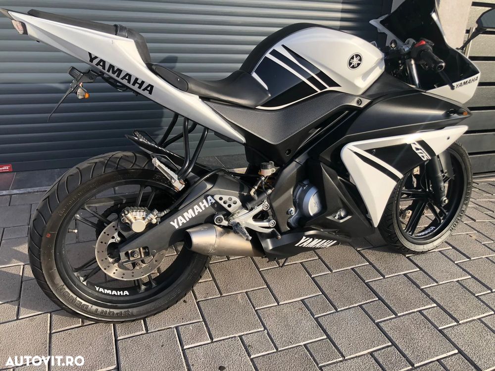Yamaha YZF-R125 - 4
