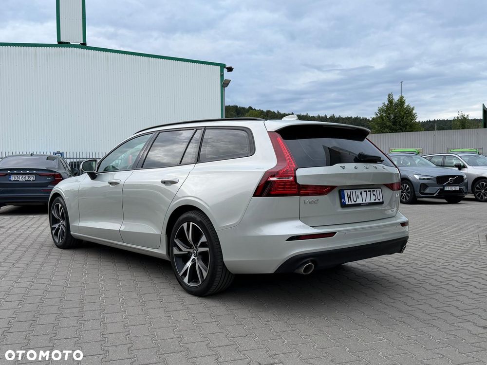 Volvo V60 D4 Momentum - 3