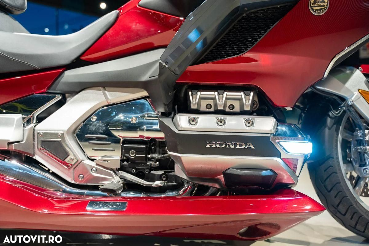 Honda GL 1800 Gold Wing - 9