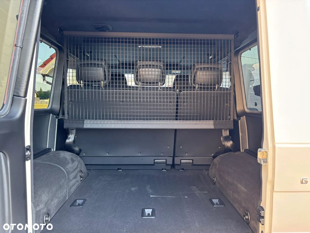 Mercedes-Benz Klasa G AMG 63 AMG SPEEDSHIFT 7G-TRONIC - 34