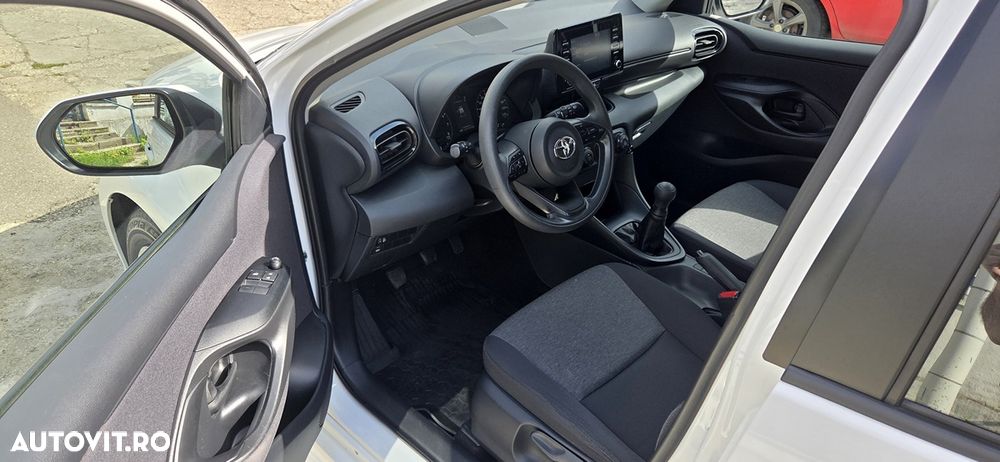 Toyota Yaris 1.0 L Eco - 10