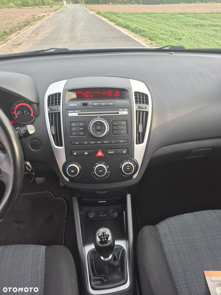 Kia Ceed - 22