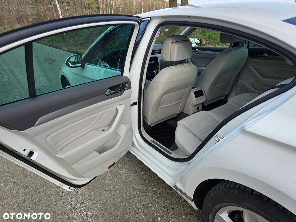 Volkswagen Passat 2.0 TSI Elegance DSG - 8