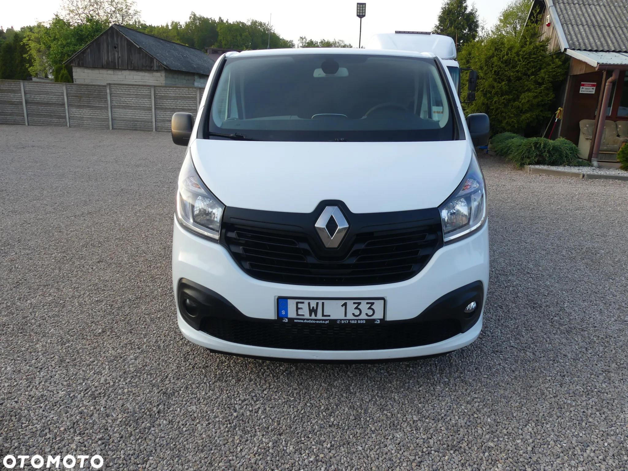 Renault TRAFIC - 2