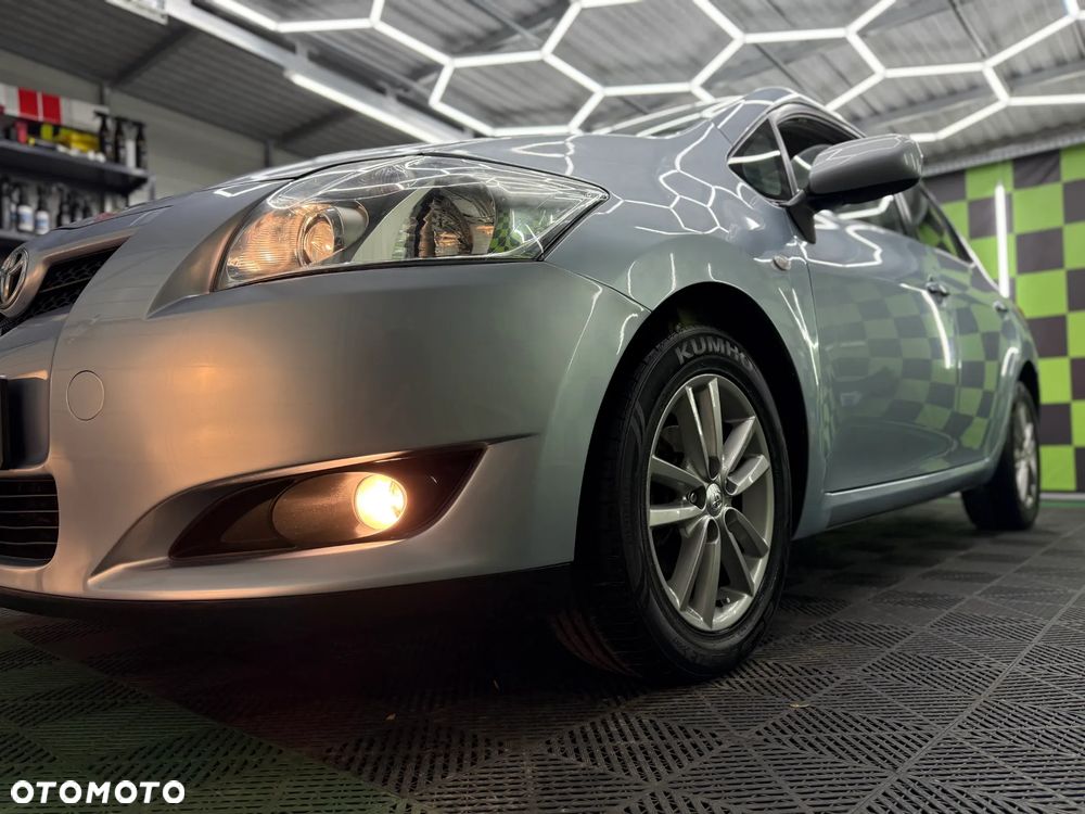 Toyota Auris 1.6 VVT-i Executive - 21