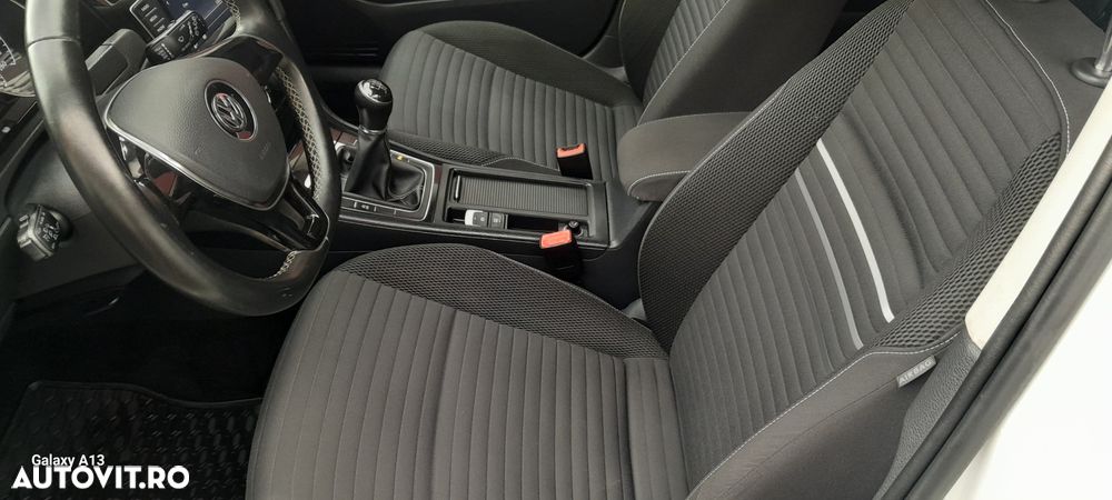 Volkswagen Golf - 30