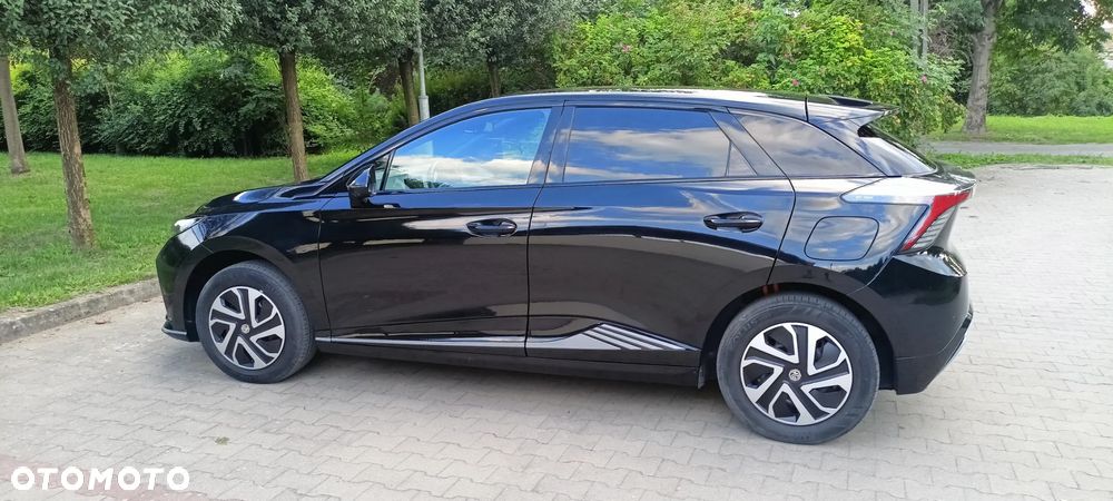 MG 4 Luxury 64 kWh - 28