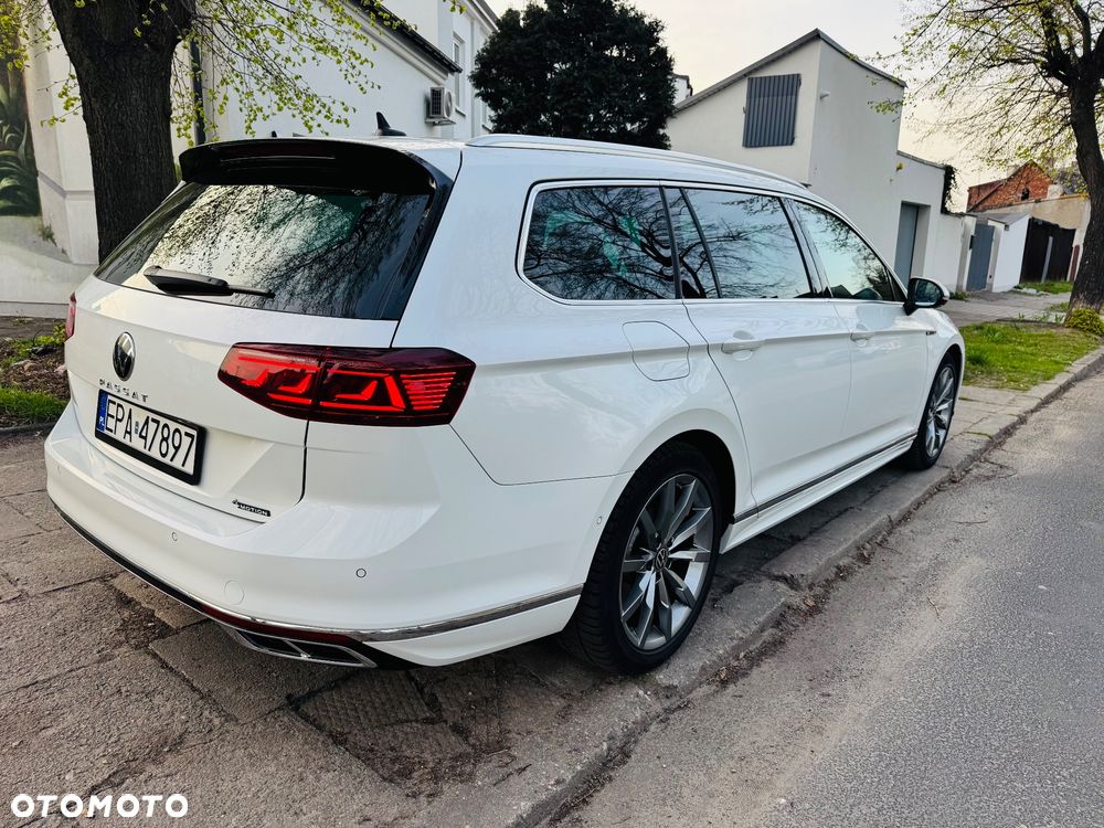 Volkswagen Passat - 4