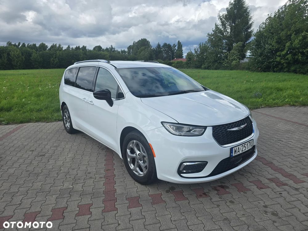 Chrysler Pacifica - 11