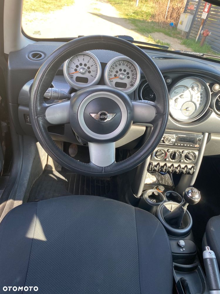 MINI Cooper Standard - 4