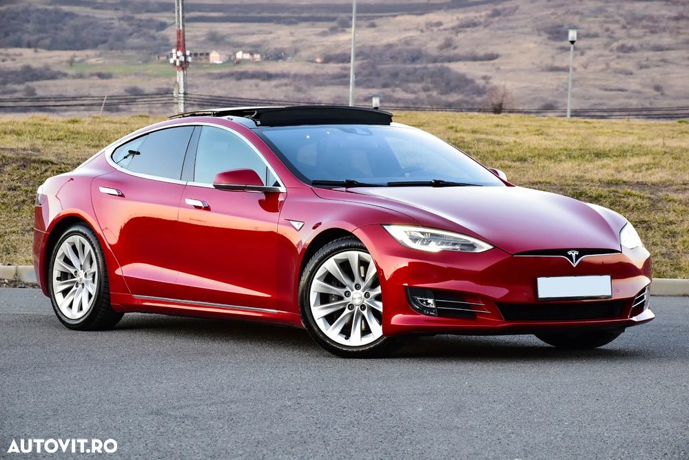 Tesla Model S - 1