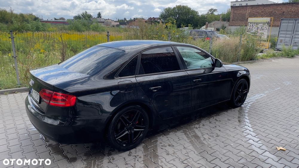 Audi A4 Limousine - 1