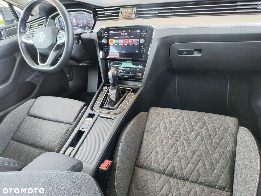 Volkswagen Passat - 19