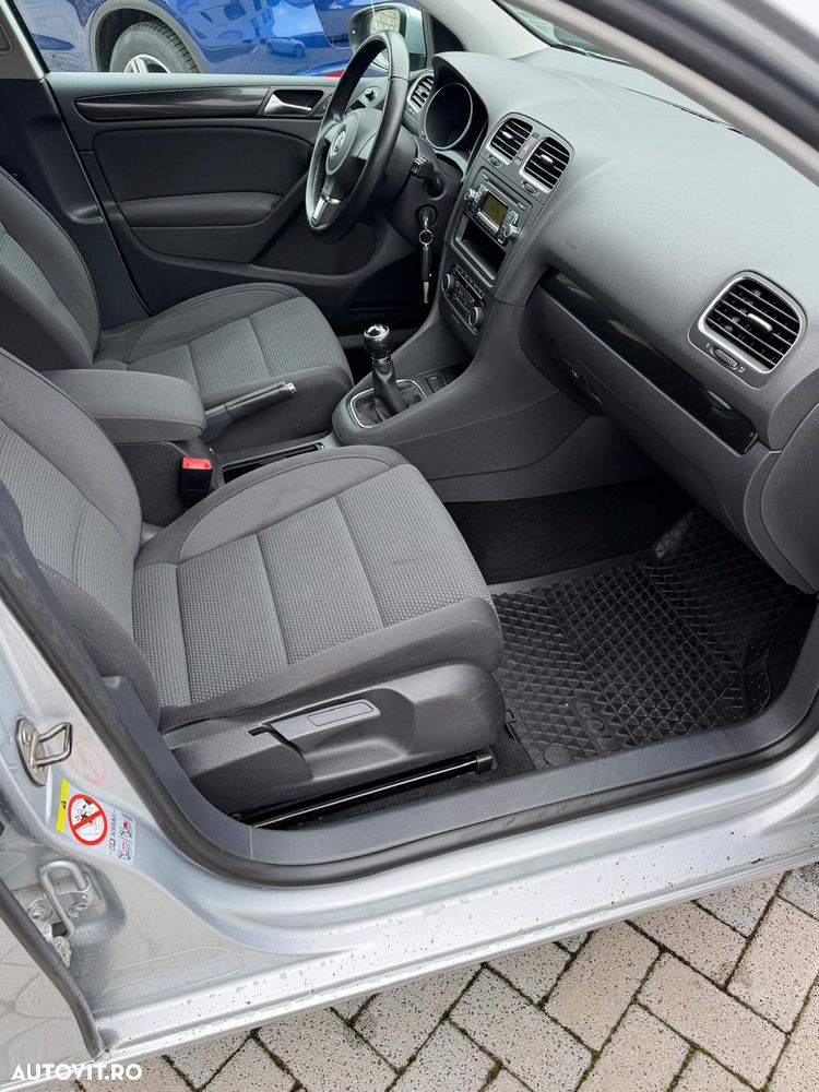 Volkswagen Golf - 10