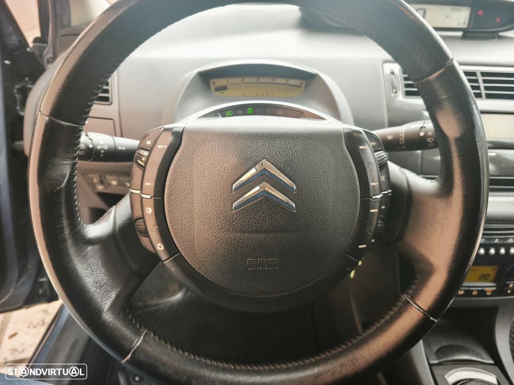 Citroën C4 1.6 HDi 110 VTR Pack - 6