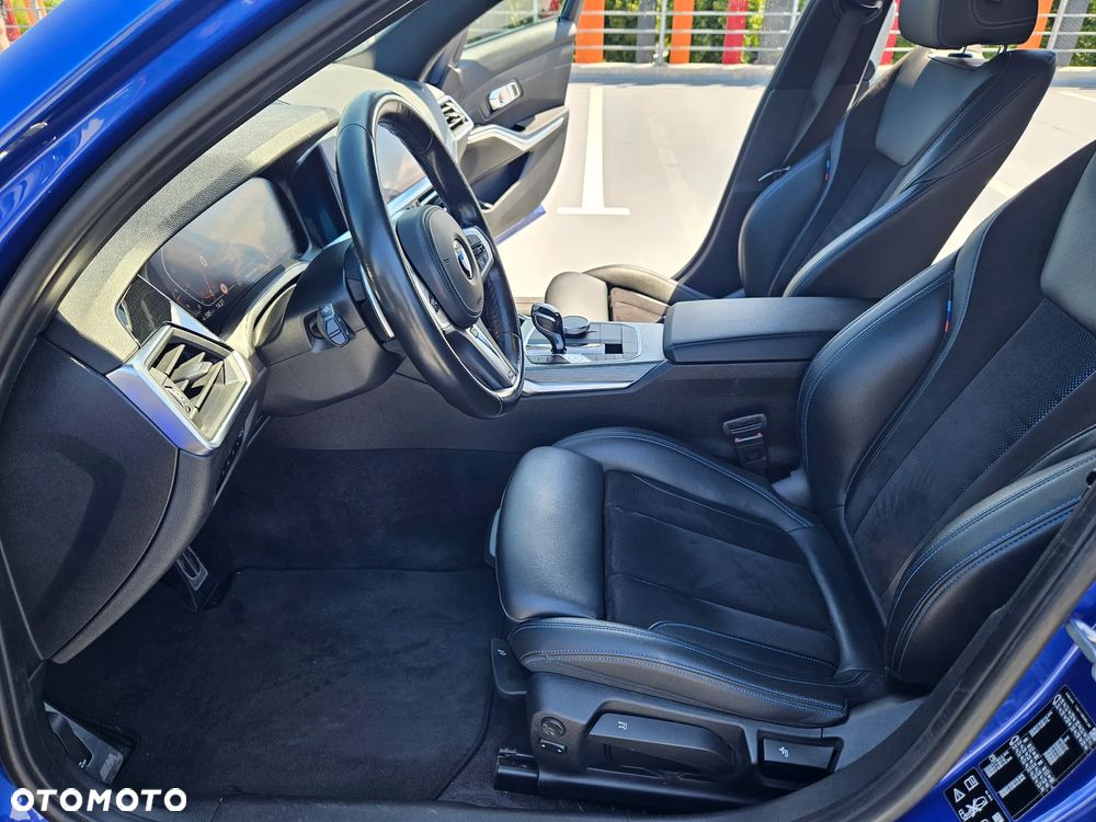 BMW Seria 3 320d xDrive M Sport sport - 23