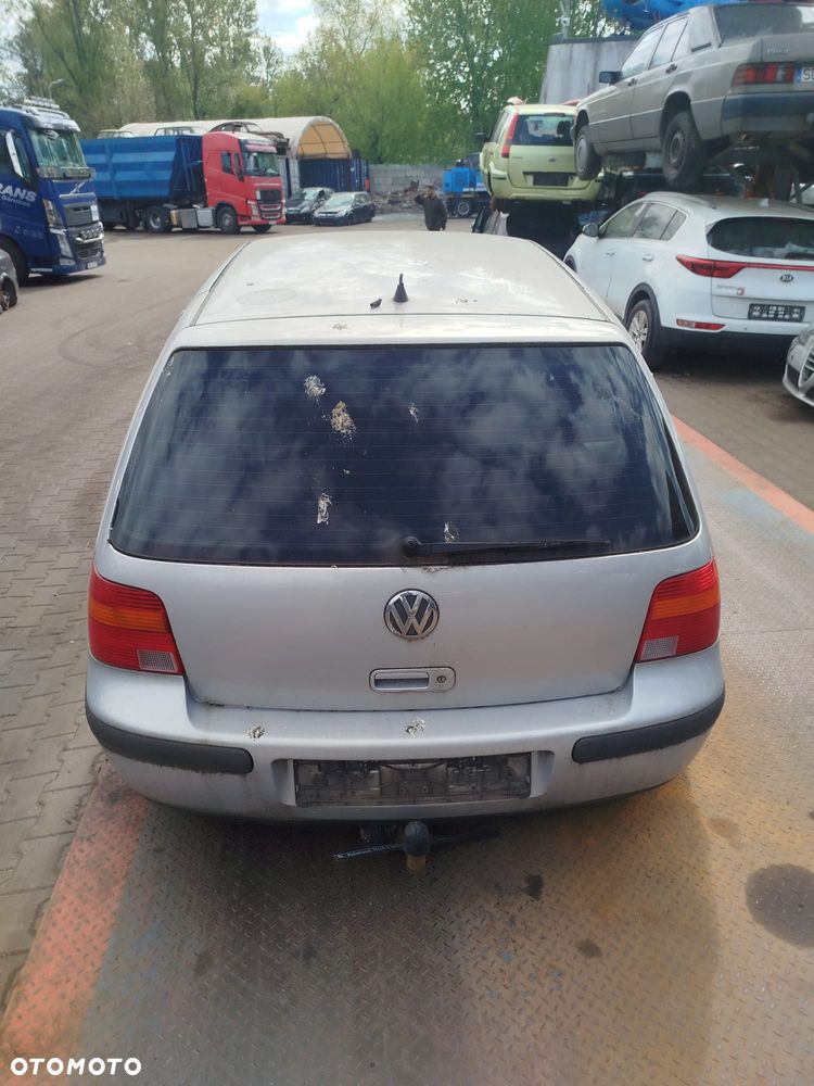 Volkswagen Golf 4  na części - 9