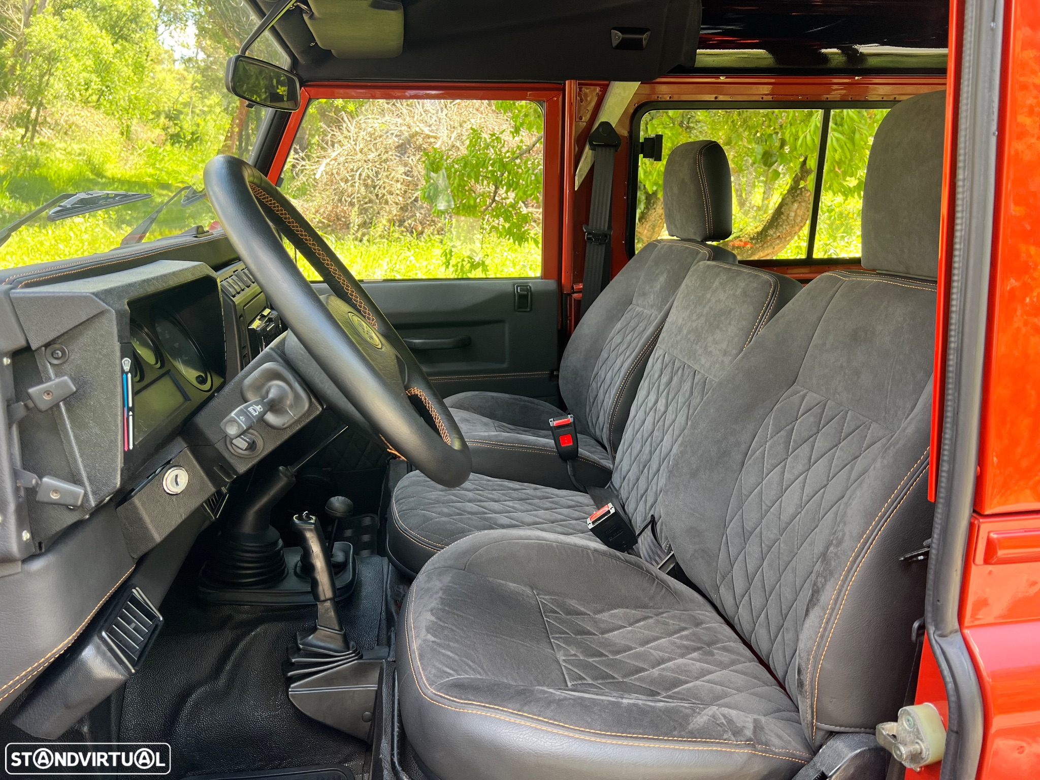 Land Rover Defender 90 2.5 TD5 Metal Top - 12