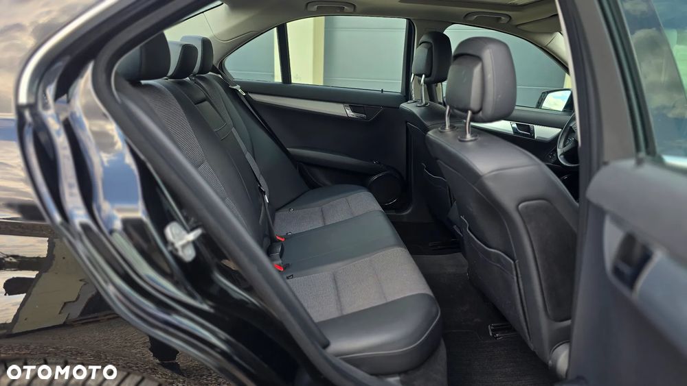 Mercedes-Benz Klasa C 180 Kompressor BlueEFFICIENCY Avantgarde - 20