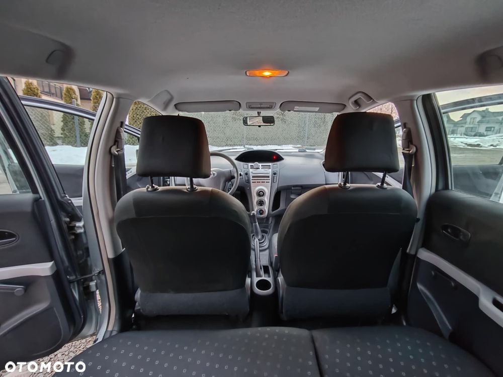 Toyota Yaris - 8
