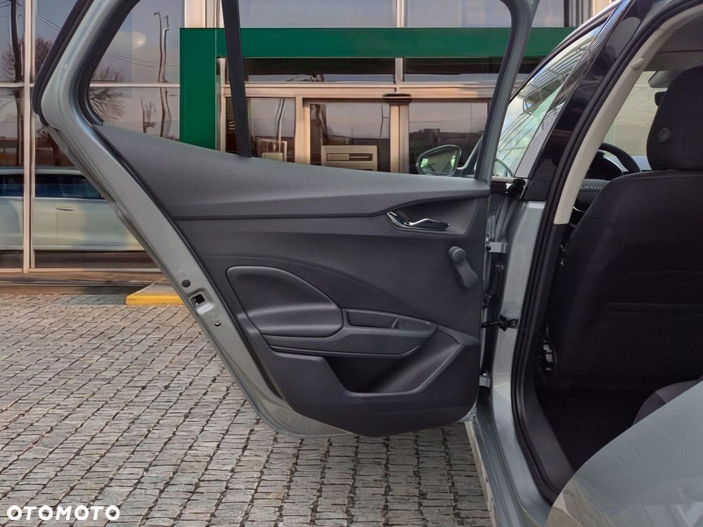 Skoda Fabia 1.0 TSI Drive DSG - 19