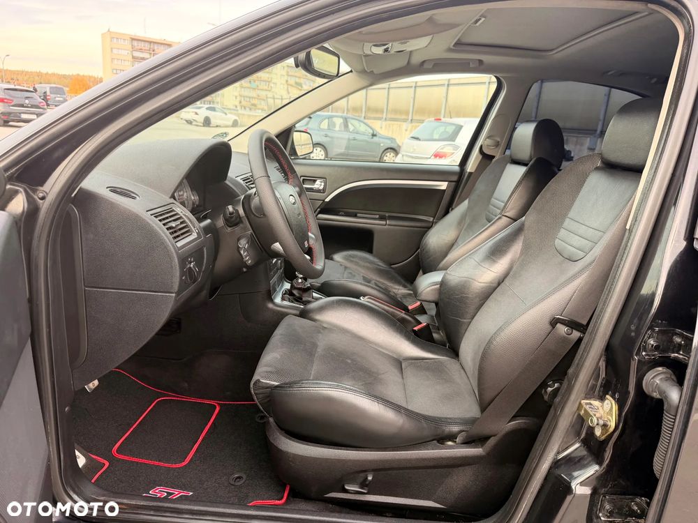 Ford Mondeo 3.0 V6 ST 220 - 13