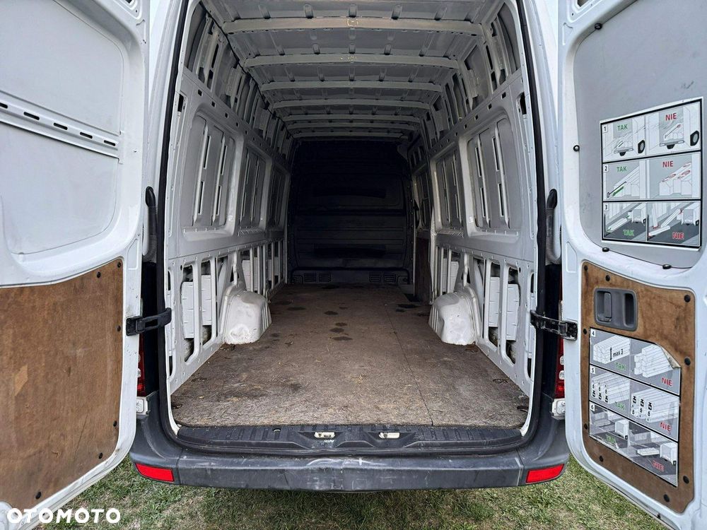 Mercedes-Benz Sprinter - 20