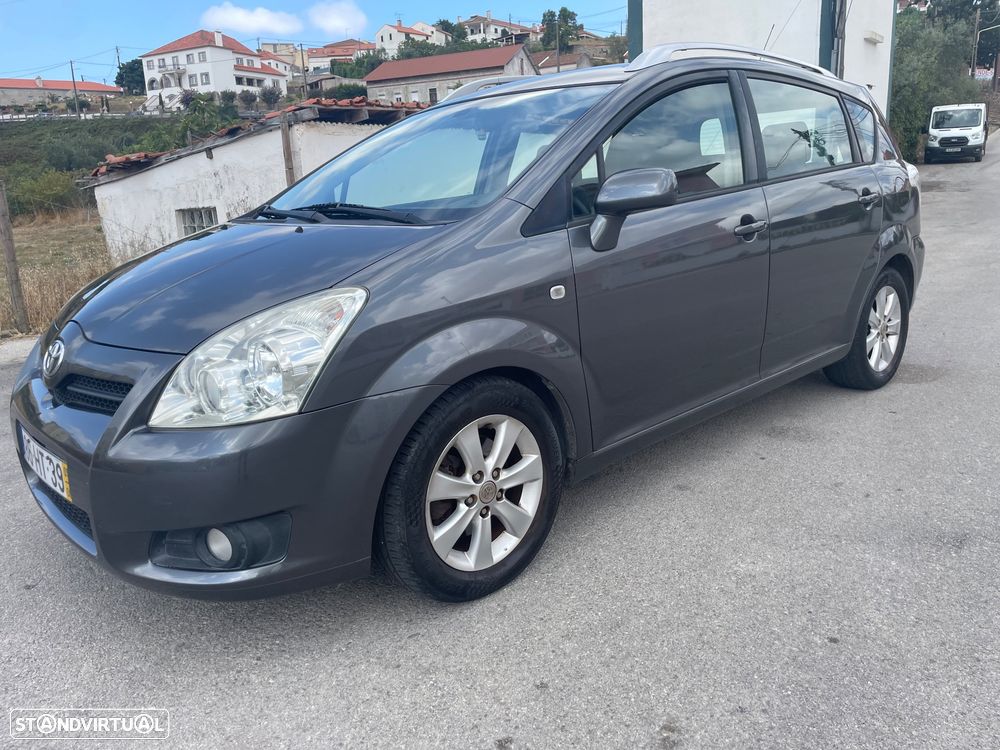 Toyota Corolla Verso 2.2 D-4D - 3