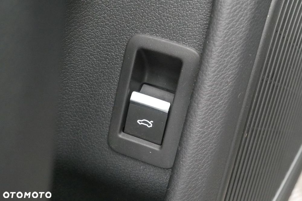 Audi A4 Limousine - 17