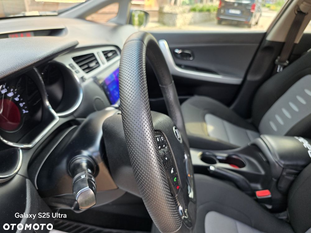 Kia Ceed 1.6 GDI ISG Dream Team Edition - 14