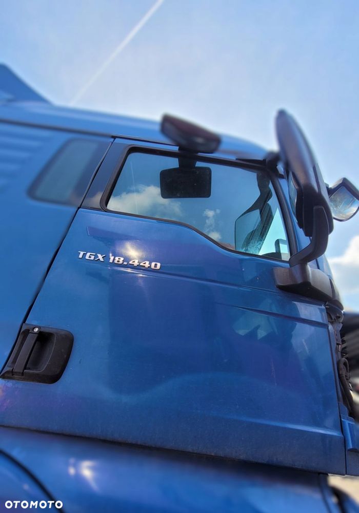 DRZWI KABINY KOMPLETNE WRAZ Z LUSTREM MAN TGX EURO 5 / EURO 6 PRAWE - 1