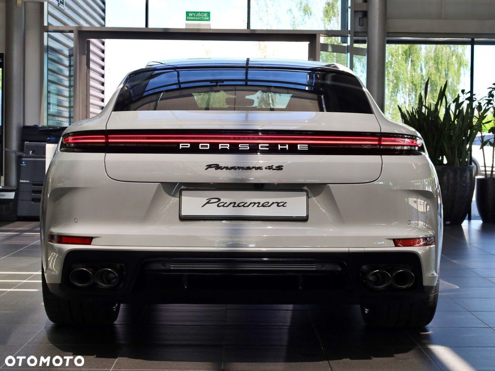 Porsche Panamera - 8