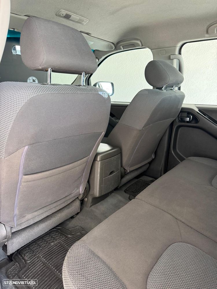 Nissan Navara 2.5 dCi CD SE AT - 14