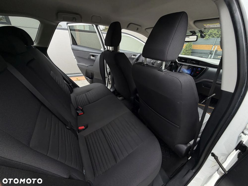Toyota Auris 1.8 HSD Prestige - 18